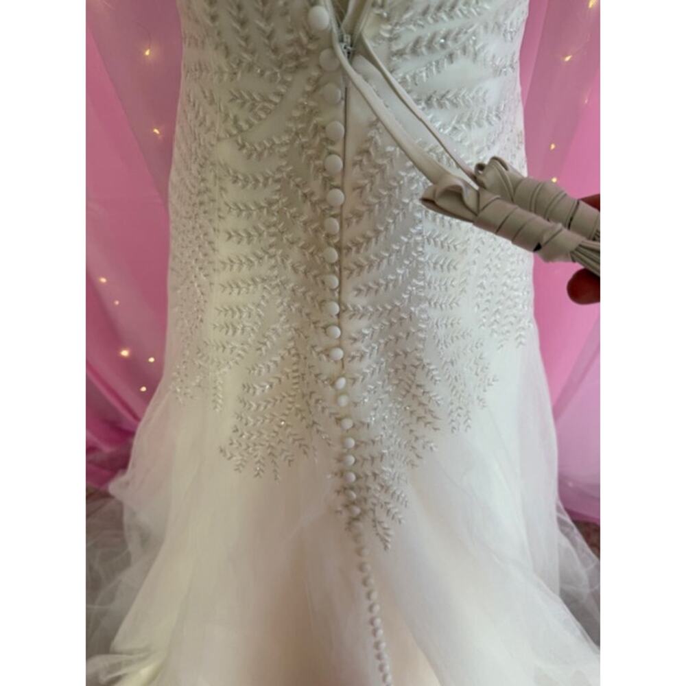 BRAND NEW WEDDING DRESS BY VERA WANG SIZE 2 NWT - Picture 7 of 13